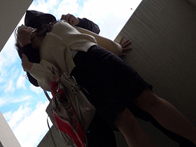 [閲覧注意]輪姦レイプ映像　ノーカット無編集・婦女強姦犯罪記録　クロロホルムとスタンガンで昏睡、媚薬で半狂乱　激しく抗いつつも徹底的に暴力で　サンプル画像02